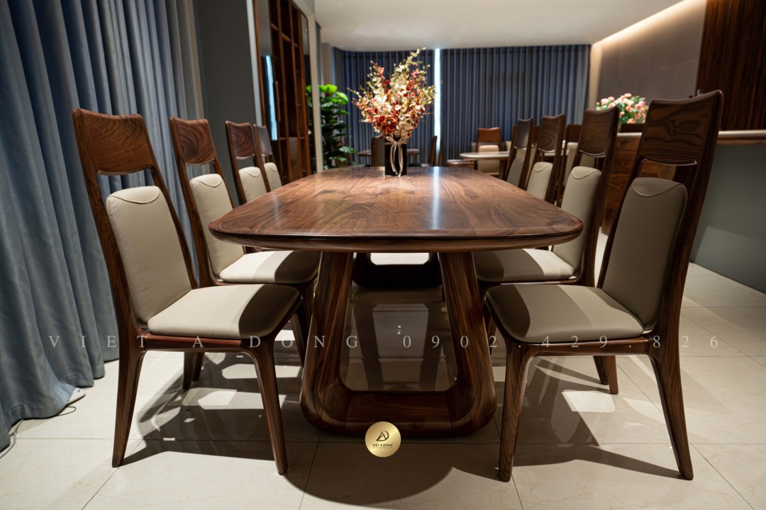 Bàn ăn gỗ óc chó CHARM BA - 18