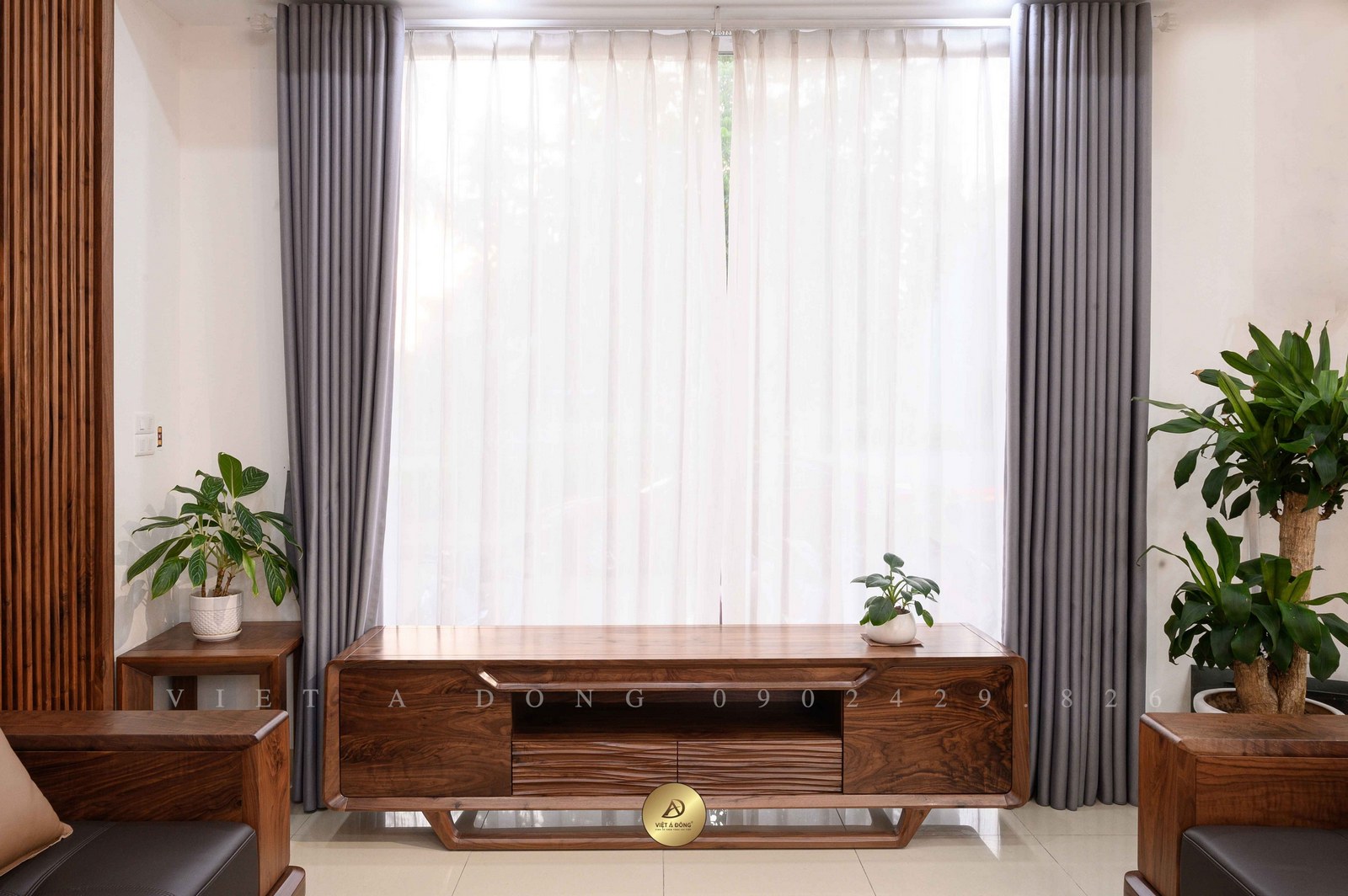 ưu điểm kệ tivi